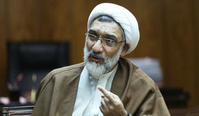 امام(ره) به ما آموخت در "زمینِ دشمن" بازی نکنیم امام(ره) به ما آموخت در "زمینِ دشمن" بازی نکنیم