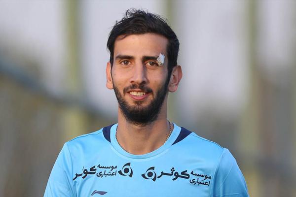 مدافع استقلال در آستانه جدایی قرار گرفت مدافع استقلال در آستانه جدایی قرار گرفت