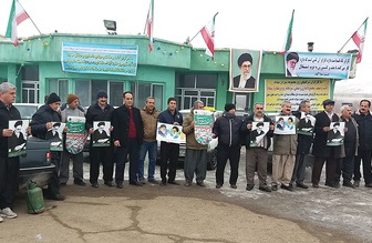 چادر نشینی کارگران کشت و صنعت مهاباد وارد سومین هفته شد چادر نشینی کارگران کشت و صنعت مهاباد وارد سومین هفته شد
