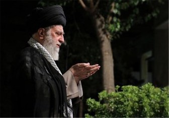 نماز میت رهبر انقلاب بر پیکر آیت الله هاشمی رفسنجانی نماز میت رهبر انقلاب بر پیکر آیت الله هاشمی رفسنجانی