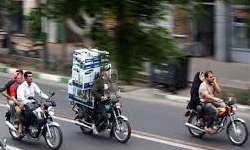 موتورسیکلت سواران برای ورود به سطح شهر باید طرح ترافیک داشته باشند موتورسیکلت سواران برای ورود به سطح شهر باید طرح ترافیک داشته باشند