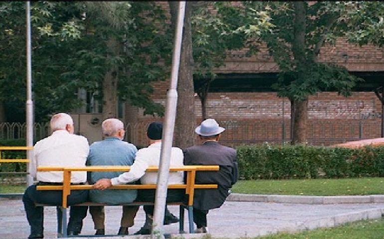 تأملی بر دغدغههای معیشتی بازنشستگان تأملی بر دغدغههای معیشتی بازنشستگان