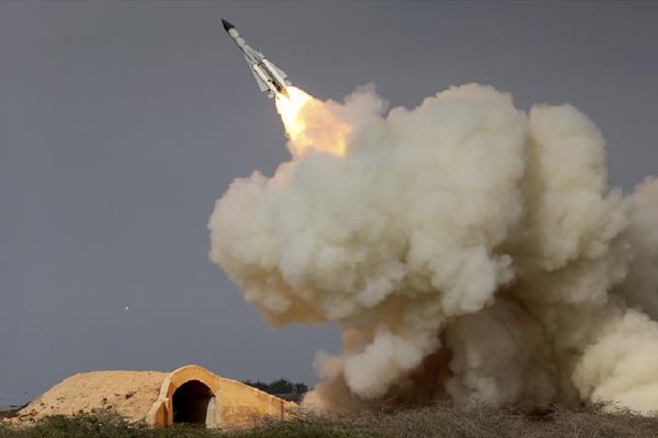 موشک های ایران دموکرات ها را به جان ترامپ انداخت موشک های ایران دموکرات ها را به جان ترامپ انداخت