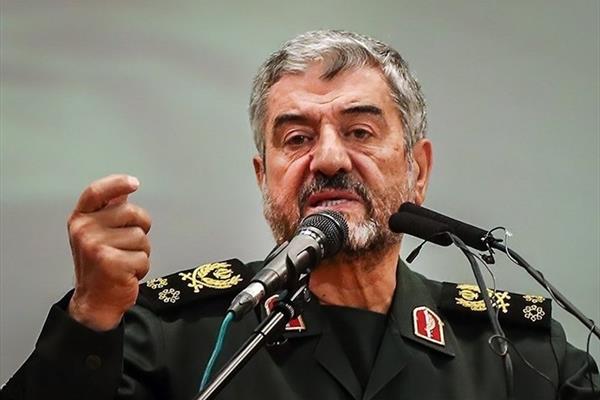 فرمانده کلسپاه پایگاههای نظامی آمریکا را تهدید کرد فرمانده کلسپاه پایگاههای نظامی آمریکا را تهدید کرد