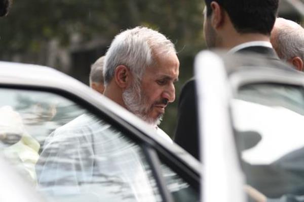 سردار احمدی نژاد؛ ایستاده در برابر انحراف سردار احمدی نژاد؛ ایستاده در برابر انحراف