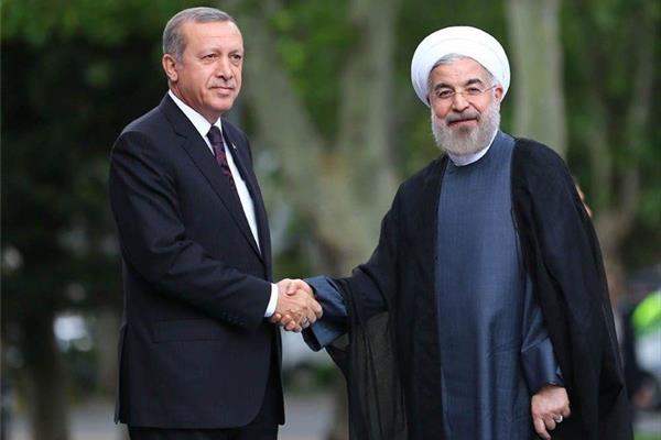 هجوم استقلالی ها به حسن روحانی در اعتراض به لابی سیاسی برای حل مشکل پرسپولیس هجوم استقلالی ها به حسن روحانی در اعتراض به لابی سیاسی برای حل مشکل پرسپولیس