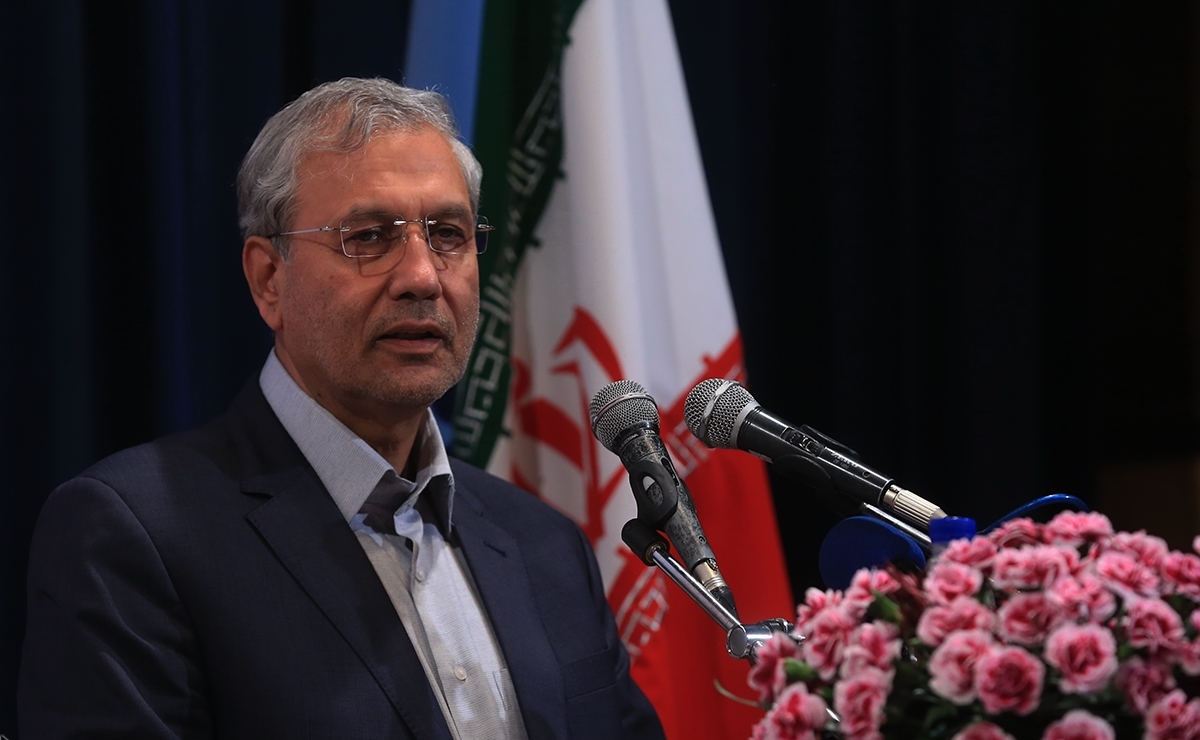 افزایش پلکانی حقوق تا ۱۴۰۰ ادامه مییابد افزایش پلکانی حقوق تا ۱۴۰۰ ادامه مییابد