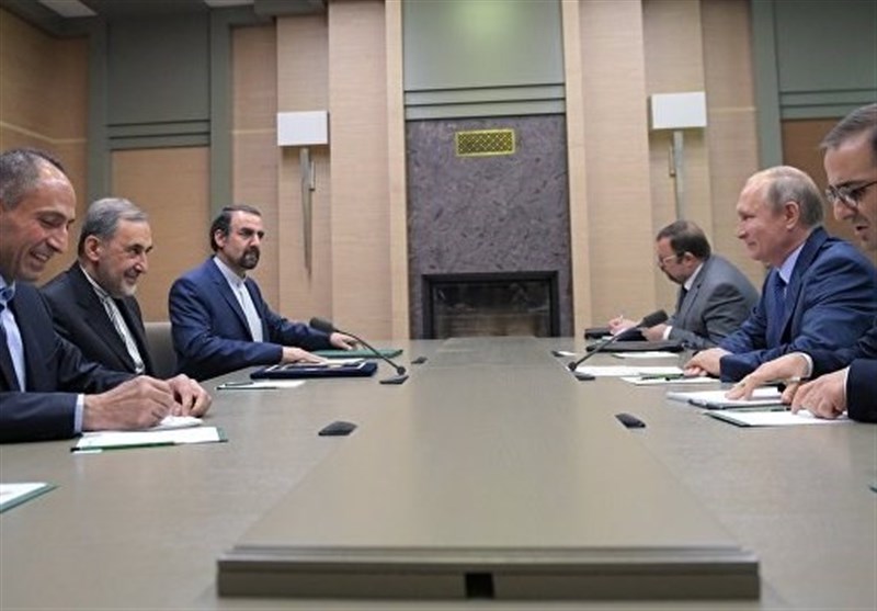 نوع نشستن «پوتین» مقابل ولایتی نشانه چه بود؟ نوع نشستن «پوتین» مقابل ولایتی نشانه چه بود؟