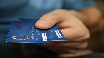 طرح جایگزینی کارت اعتباری به جای ارز ۴۲۰۰ تومانی هنوز مبهم است