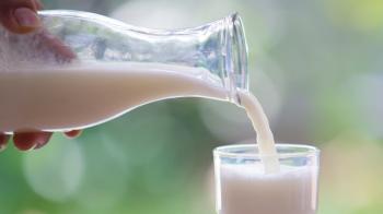 نوشیدن شیر برای رفع سوزش معده مفید است؟