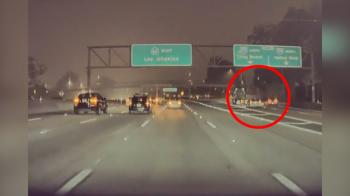 ویدئو/معلق زدن هوندا سیویک پس از تصادف با تریلی