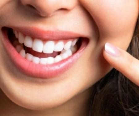 چند روش مطمئن برای سم زدایی دهان و دندان ها