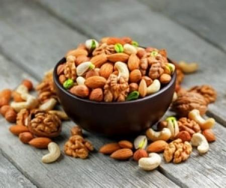 راهنمای خرید و نحوه نگهداری آجیل های شب عید