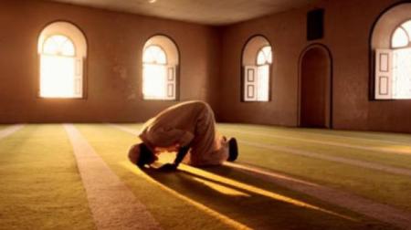 عوامل سلب توفیق از نماز صبح و همچنین نماز شب