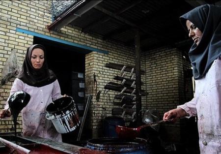 «افزایش ۵۷.۴ درصدی دستمزد» و نگرانی برای زنانِ زیرپله ای/ از گرفتن چک و سفته تا برش دوخت زدن برای روزی سی هزارتومان مزد! «افزایش ۵۷.۴ درصدی دستمزد» و نگرانی برای زنانِ زیرپله ای/ از گرفتن چک و سفته تا برش دوخت زدن برای روزی سی هزارتومان مزد!