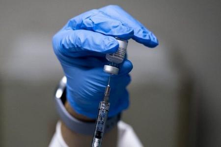 عدم استقبال ۲۲ میلیون ایرانی از تزریق دز سوم واکسن کرونا