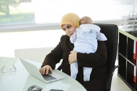 هشدار ؛ مادران شاغل ساعت کاری خود را کاهش دهند