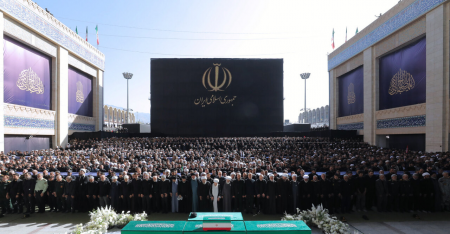 بدرقه میلیونی/ تمدید زمان وداع با پیکر رهبر شهید تا ساعت ۲۲