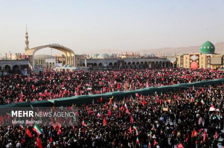تصاویر هوایی از تشییع رهبر شهید در جمکران