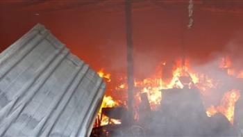 کارخانه لوله گرمسار در آتش سوخت