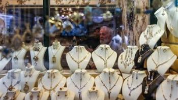 دزدی از مغازه طلافروشی پدر توسط پسر ناخلف