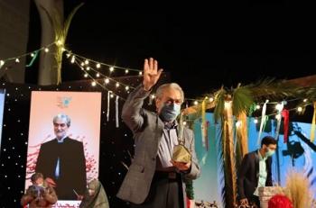 گزارشی از پایان جشنواره مقاومت و اهدای یک نشان به مجید انتظامی