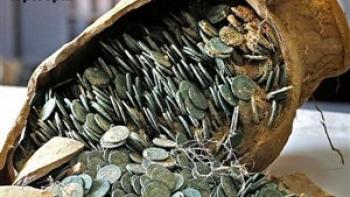 کشف کوزه سکه دوره آل بویه در قبرستان ابن بابویه