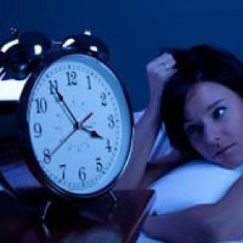 چرا در ساعت خاصی از شب از خواب بیدار می شویم؟