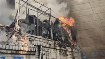 آتش سوزی ساختمان دو طبقه در نظام آباد را نابود کرد