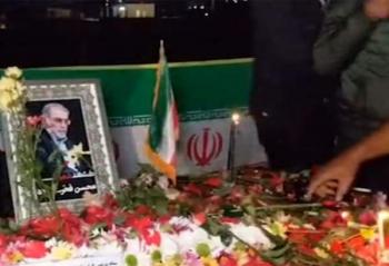 مردم ولایی آبسرد در محل عروج شهید «فخری زاده» شمع روشن کردند
