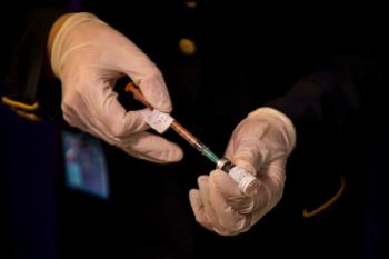 تزریق دور دوم واکسن ایرانی کرونا به سه داوطلب اول