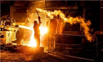  ۲۵ درصد کارگران کارخانه‌های فولادی اخراج شدند/ تشدید رکود صنایع با سیاست‌های پولی دولت