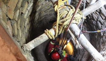نجات معجزه‌آسای کارگر ساختمانی از اعماق چاه 40 متری/تصاویر