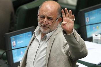 احمدی‌نژاد در آینه نگاه کند/ اصولگرایان متحد نشوند روحانی رأی می آورد