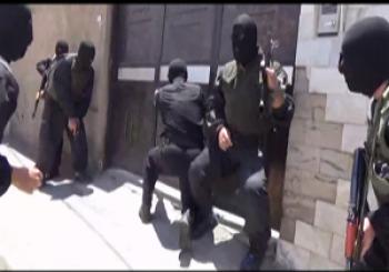 دستگیری تروریست های تکفیری در چند نقطه ازکشور توسط سربازان گمنام امام زمان (عج)/فیلم