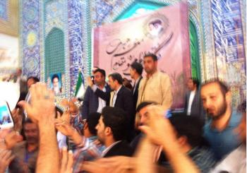 حواشی پیش از سخنرانی احمدی نژاد در ملارد/ خوشامدگویی به یوزارسیف زمانه! + تصاویر