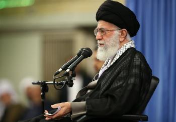  امام خامنه‌ای : کارِ کارگر ایرانی را ترویج کنید/۶ ماه پس از برجام تأثیر ملموسی در زندگی مردم دیده می‌شود؟