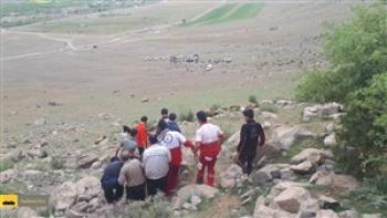 سقوط دو جوان از کوه سرخ در شیراز