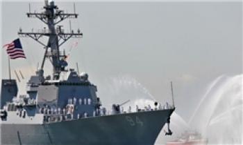 ایران آمریکا را تحقیر کرده است/ ناوهای آمریکا مقابل حمله قایق‌های تندرو ایران آسیب پذیرند
