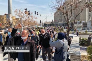 تجمع بازنشستگان کارگری مقابل سازمان برنامه/ چرا بودجه مناسب برای همسان‌سازی بازنشستگان کارگری اختصاص نمی‌دهند؟