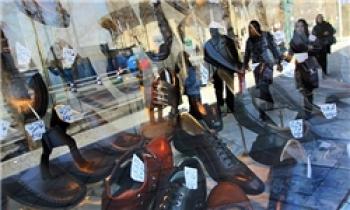 واردات سالانه ۳۵ میلیون جفت کفش به ایران
