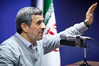 احمدی‌نژاد: سکوت کنم که کشور را دو دستی بدهند به آمریکا؟