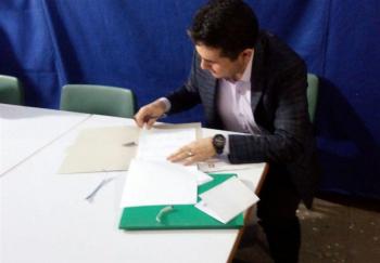  داماد احمدی‌نژاد داوطلب انتخابات شورای شهر تهران شد + عکس