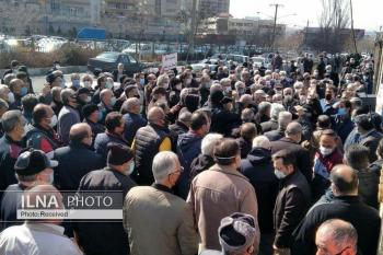 قطعنامه تجمع امروز بازنشستگان کارگری/ لزوم اجرای همسان‌سازی کامل در سال آینده/ دور جدید افزایش مستمری‌ها را از اسفند کلید بزنید/ تبعیض میان بازنشستگان همکار و غیرهمکار رفع شود