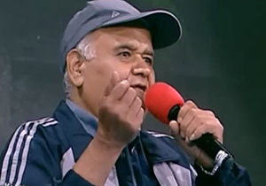 خاطره بامزه اکبر عبدی از روزه گرفتن پدرش خاطره بامزه اکبر عبدی از روزه گرفتن پدرش
