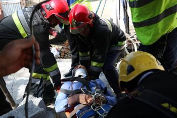 مصدوم شدن یک کارگر اصفهانی بر اثر سقوط از ارتفاع