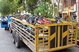 حمله اشرار قمه به دست به مامور راهنمایی و رانندگی +فیلم حمله اشرار قمه به دست به مامور راهنمایی و رانندگی +فیلم