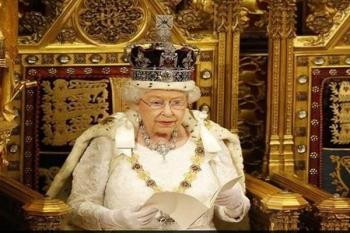 تعویق سخنرانی سالانه ملکه انگلیس به‌خاطر پوست بز!