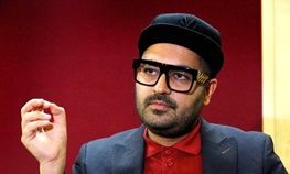 پرفسور سمیعی خواننده ایرانی را جراحی کرد پرفسور سمیعی خواننده ایرانی را جراحی کرد
