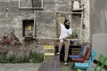 کار خطرناک هنرمند ایرانی در میلان/ روایتی از علاقه ایتالیایی ها به احمدی نژاد +عکس و فیلم